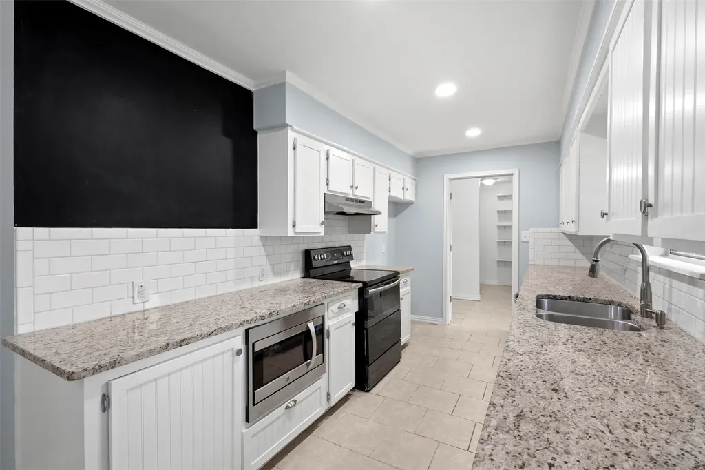 102 Pecan Lane Oak Leaf TX 75154