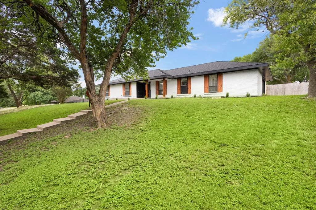 102 Pecan Lane Oak Leaf TX 75154