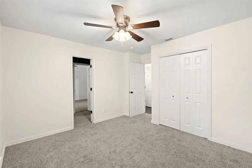 102 Pecan Lane Oak Leaf TX 75154