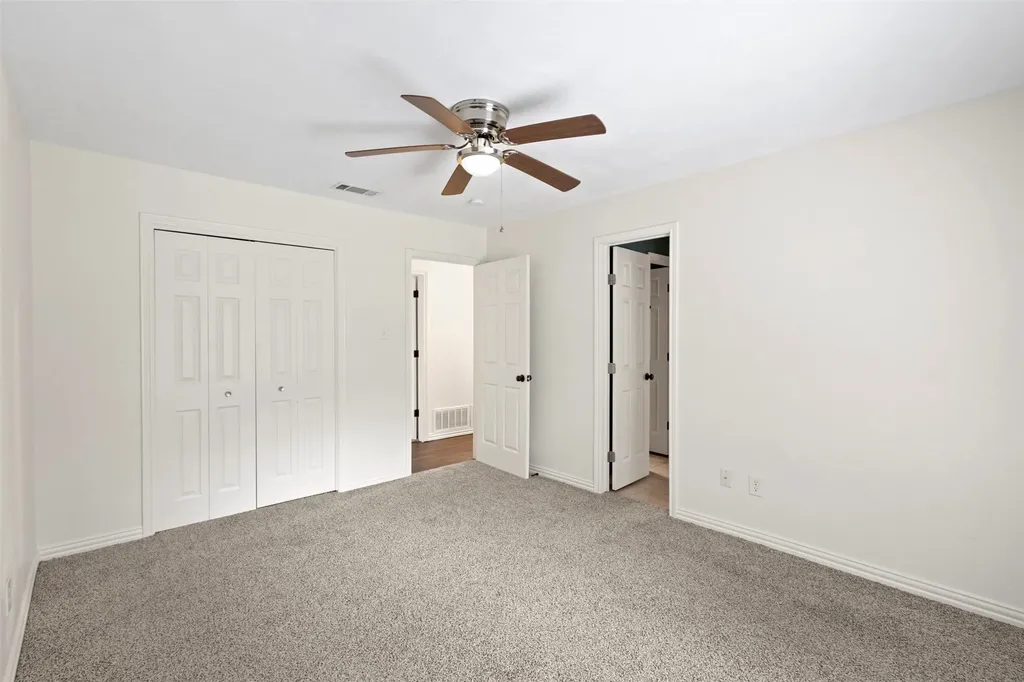 102 Pecan Lane Oak Leaf TX 75154