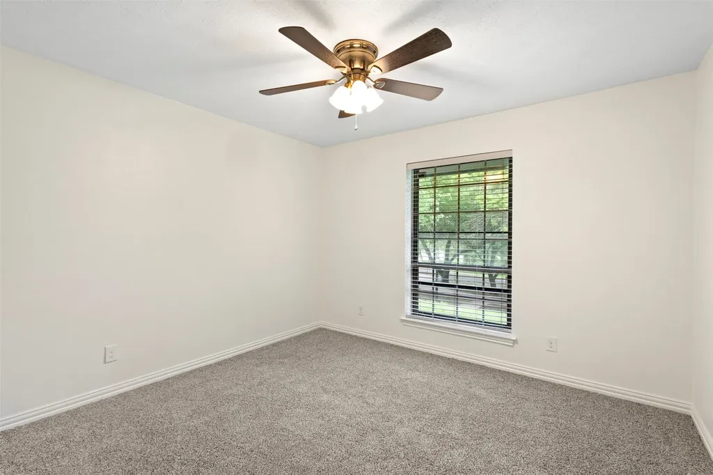 102 Pecan Lane Oak Leaf TX 75154