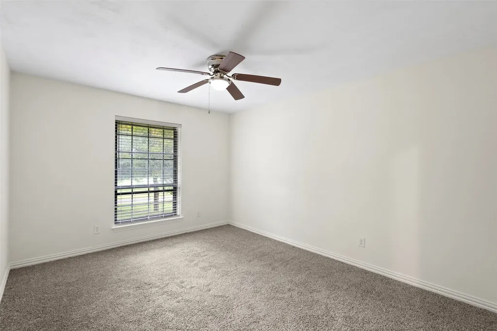 102 Pecan Lane Oak Leaf TX 75154