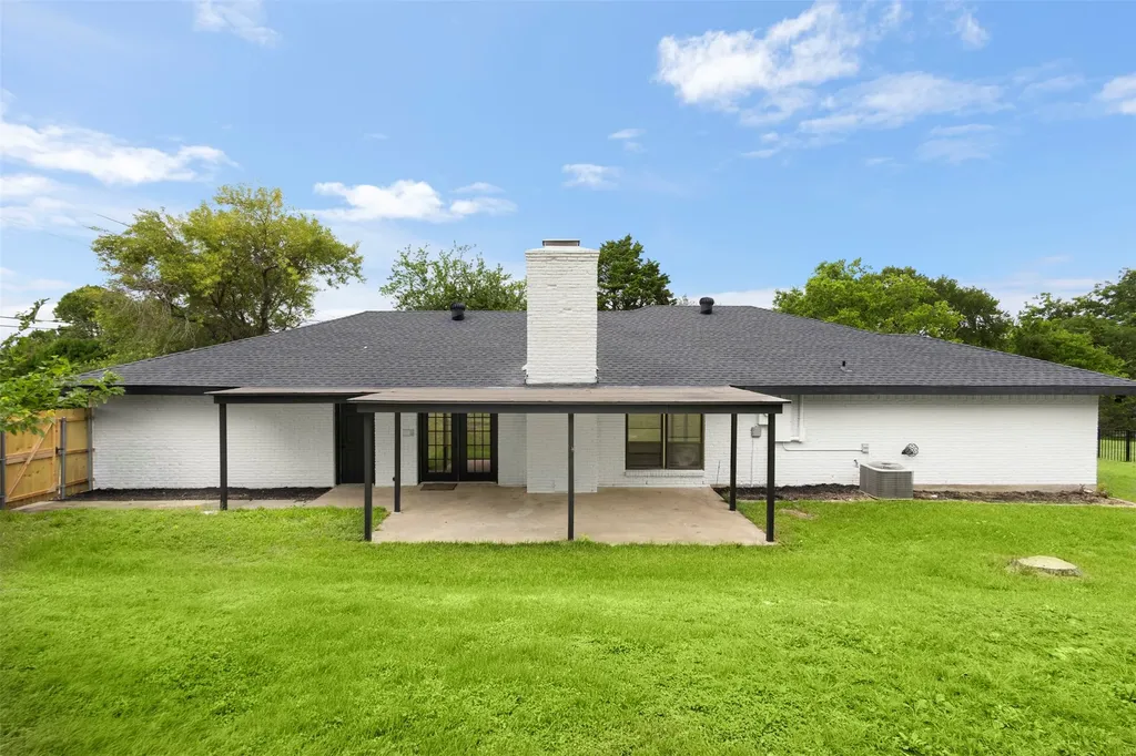 102 Pecan Lane Oak Leaf TX 75154