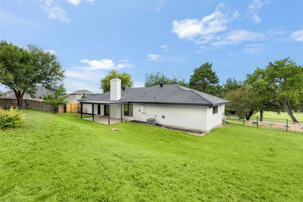 102 Pecan Lane Oak Leaf TX 75154