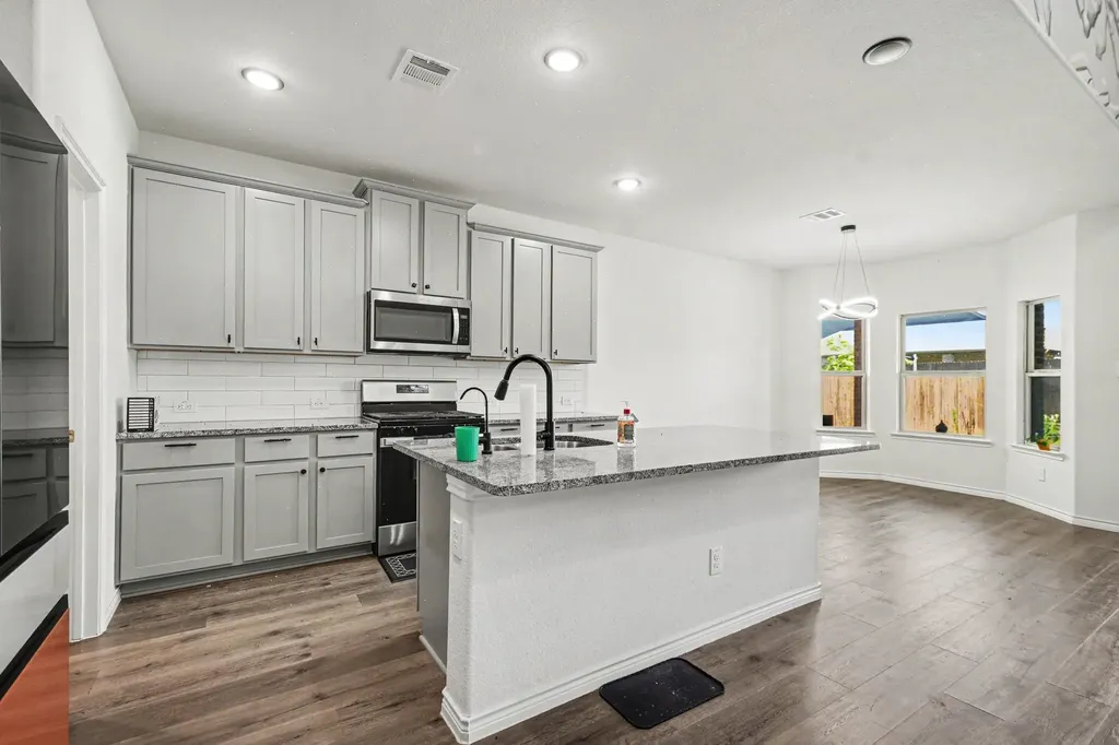 10600 Breezeway Drive Aubrey TX 76227