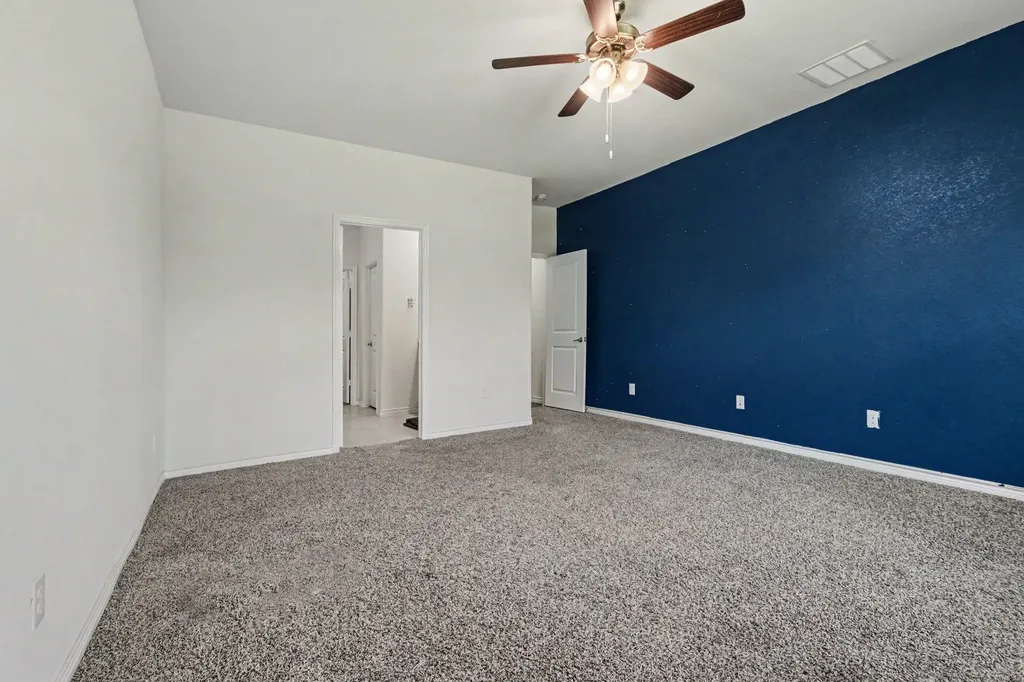 10600 Breezeway Drive Aubrey TX 76227