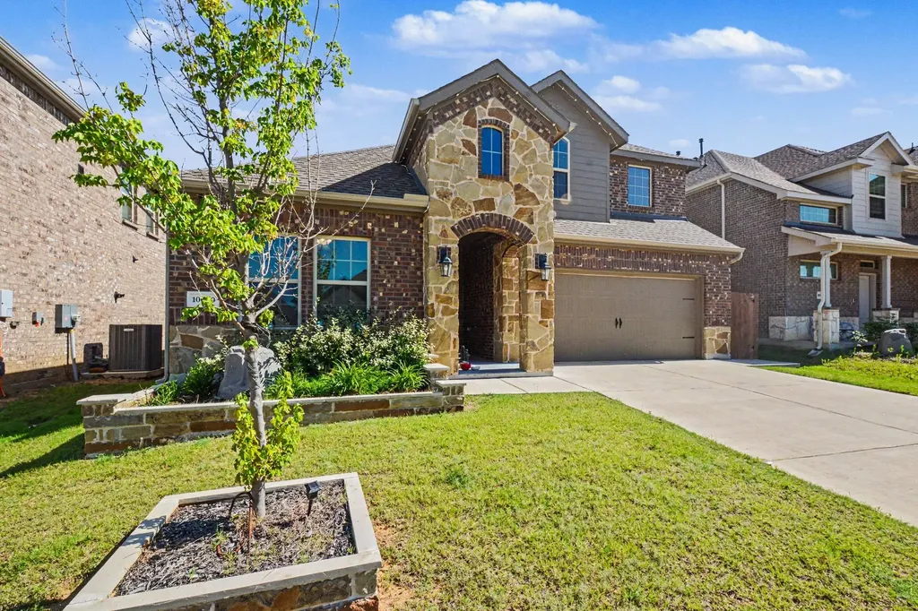 10600 Breezeway Drive Aubrey TX 76227