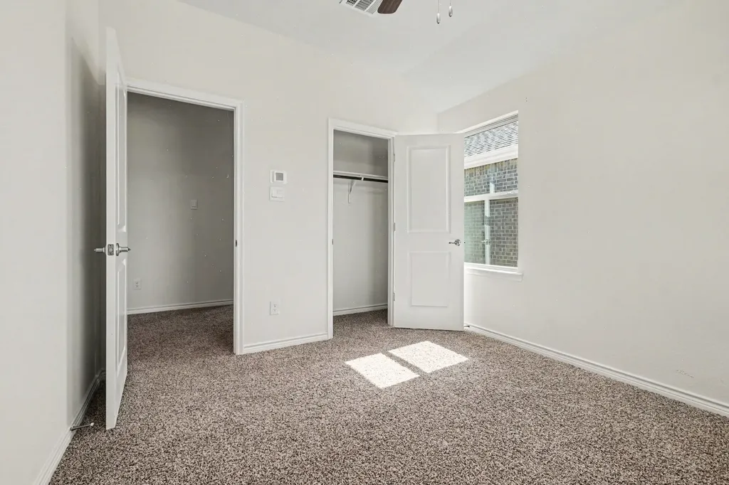 10600 Breezeway Drive Aubrey TX 76227