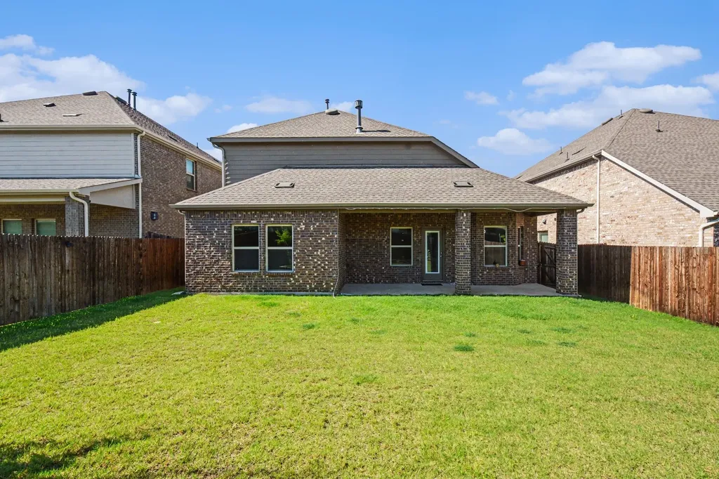 10600 Breezeway Drive Aubrey TX 76227