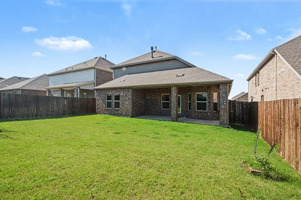 10600 Breezeway Drive Aubrey TX 76227