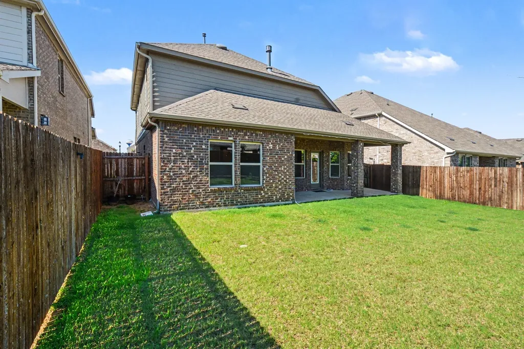10600 Breezeway Drive Aubrey TX 76227