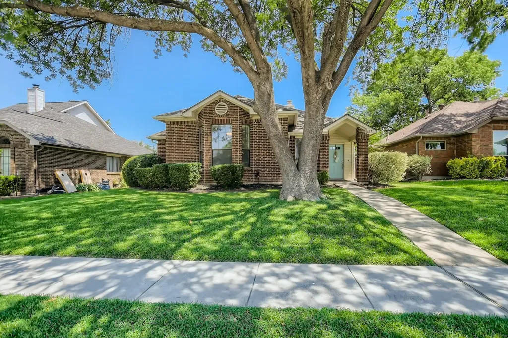 627 Meadowbrook Street Allen TX 75002