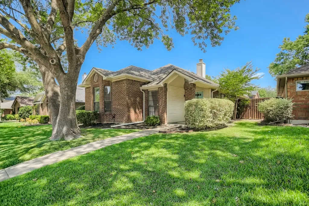 627 Meadowbrook Street Allen TX 75002