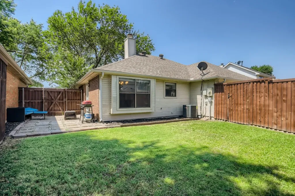 627 Meadowbrook Street Allen TX 75002