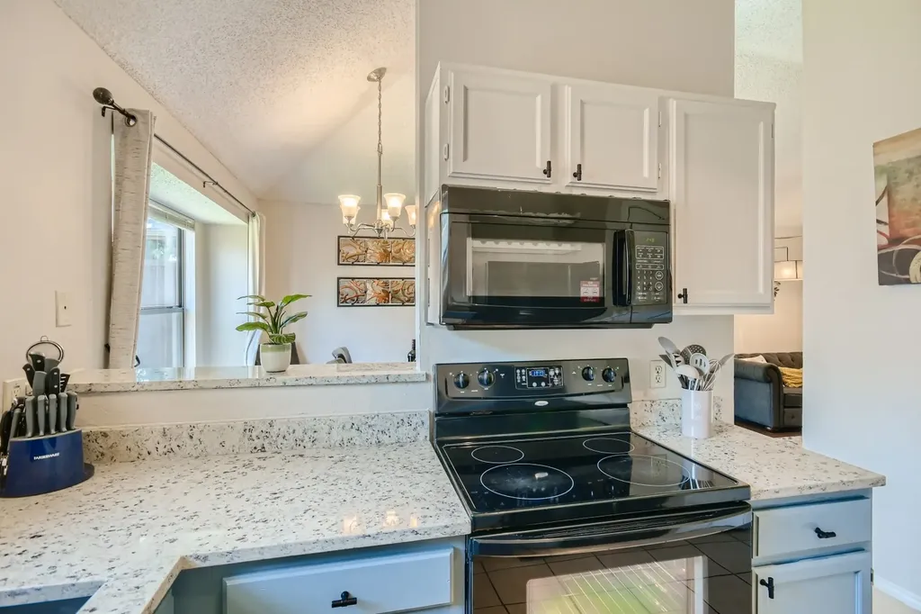 627 Meadowbrook Street Allen TX 75002