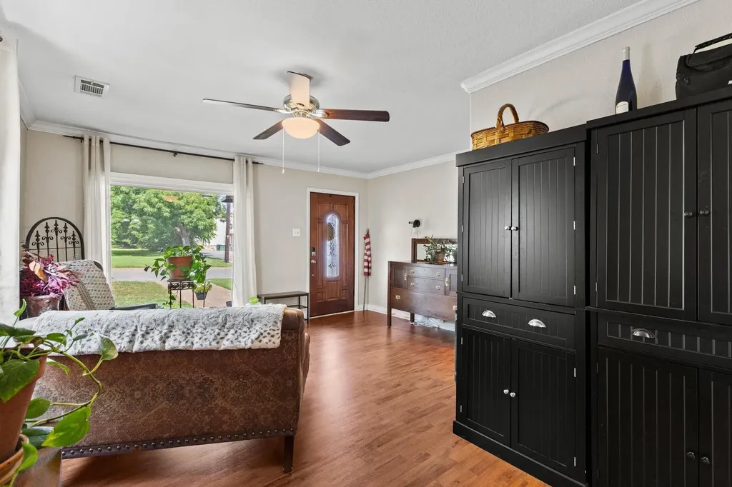 110 S Binkley Street Sherman TX 75092
