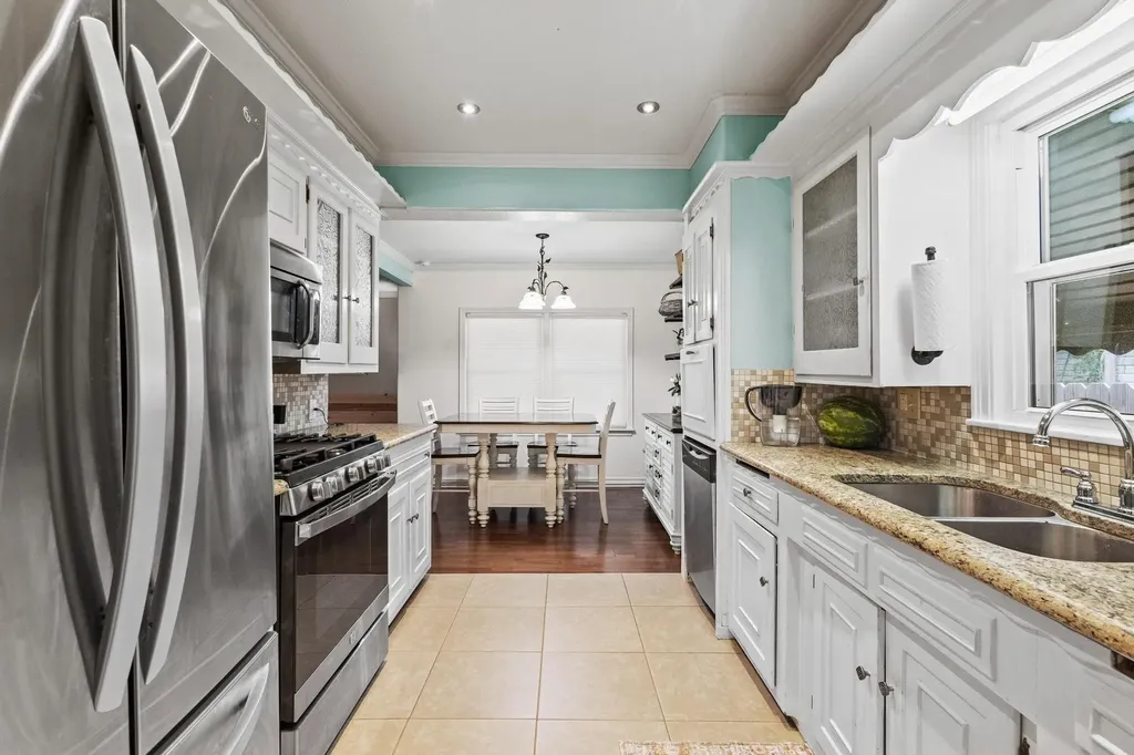 110 S Binkley Street Sherman TX 75092