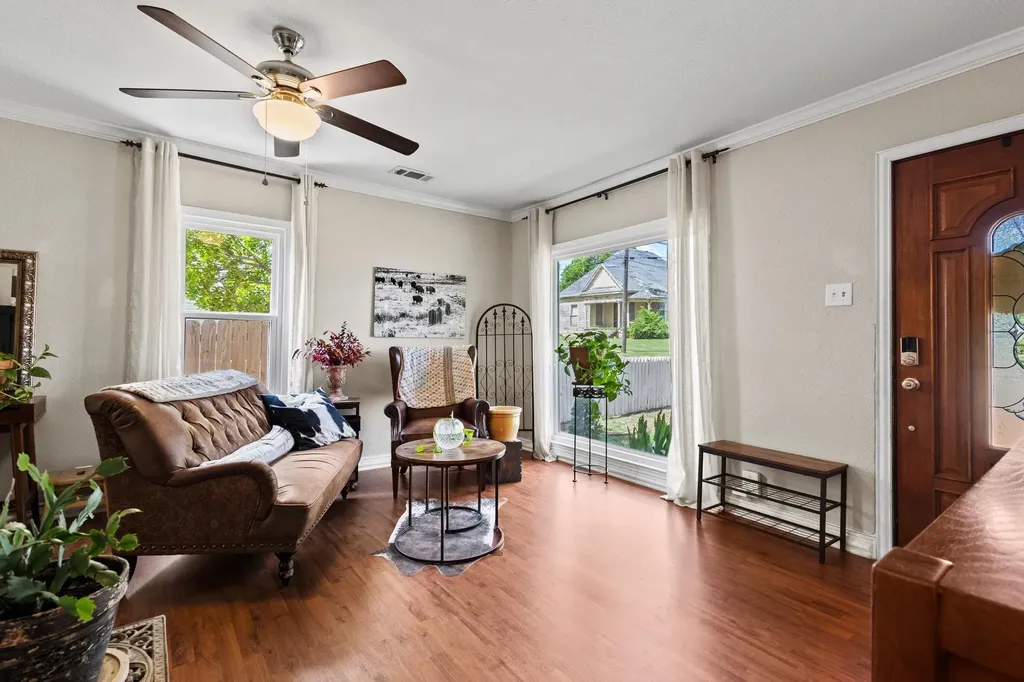 110 S Binkley Street Sherman TX 75092