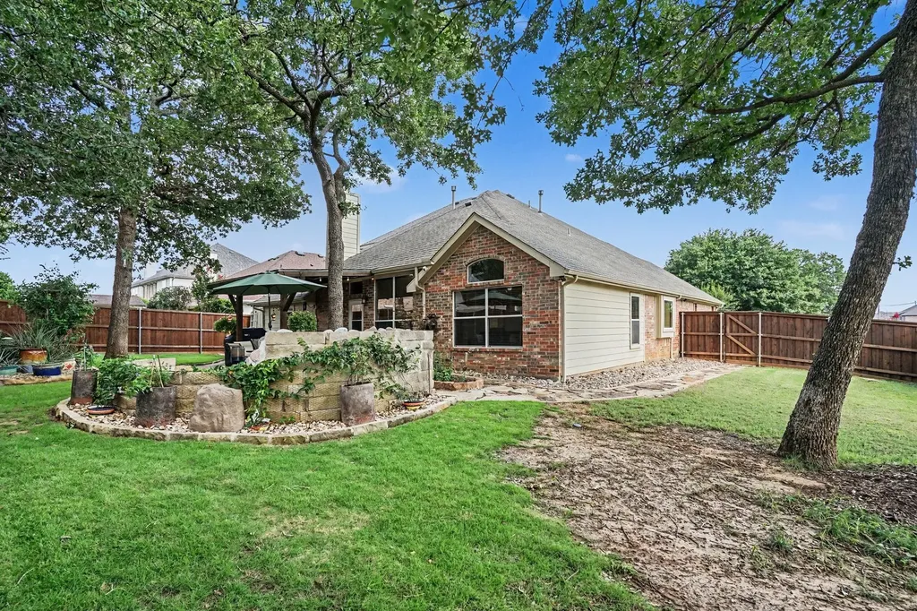 2801 Warwick Drive Corinth TX 76210