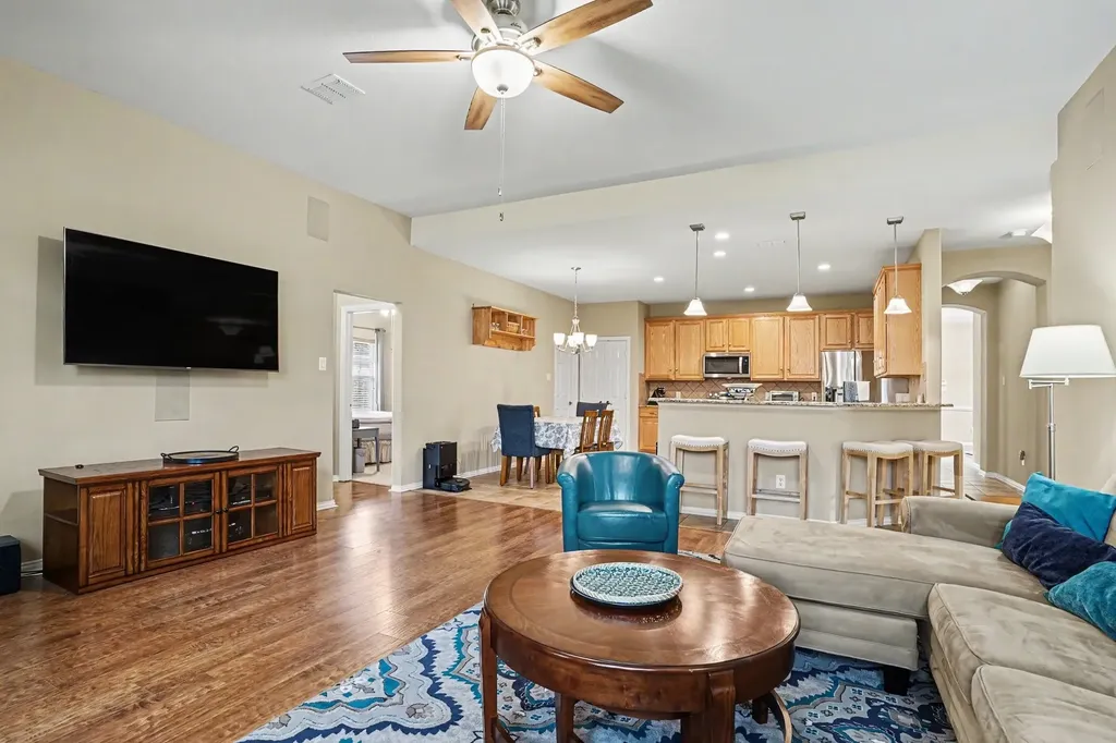 2801 Warwick Drive Corinth TX 76210