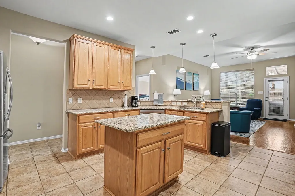2801 Warwick Drive Corinth TX 76210
