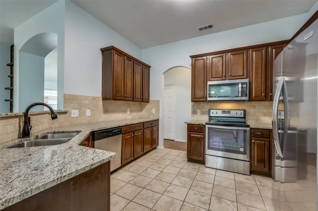 1617 Redwood Drive Corinth TX 76210