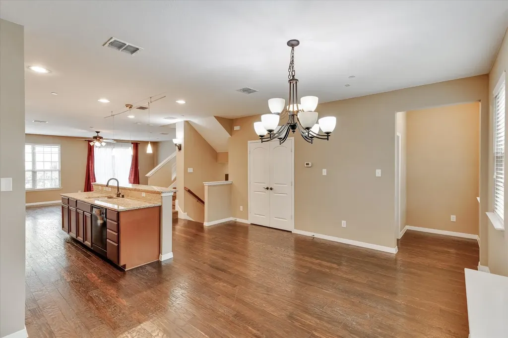 3912 Amberwood Drive Addison TX 75001