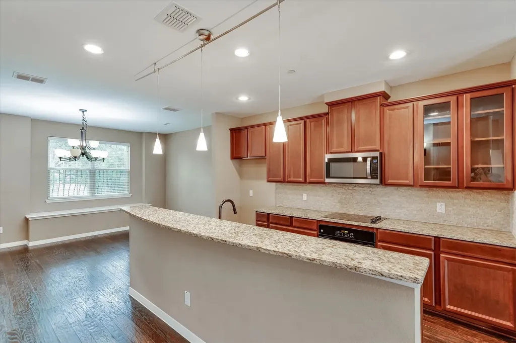 3912 Amberwood Drive Addison TX 75001