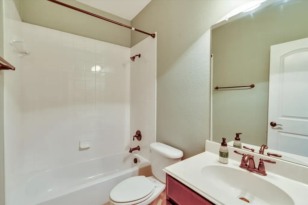 3912 Amberwood Drive Addison TX 75001