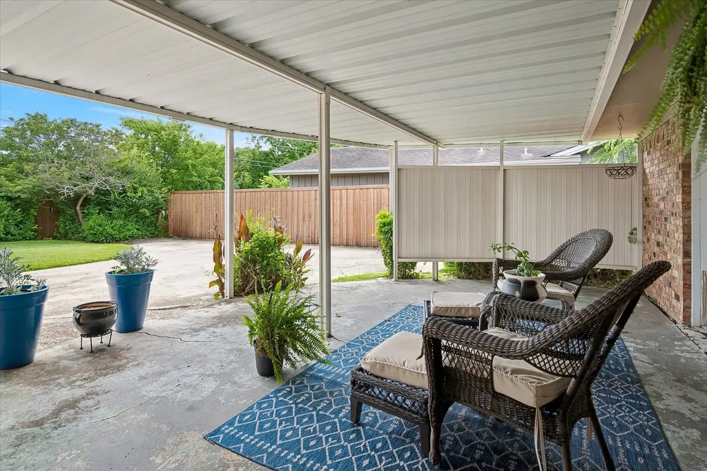 4218 Ashville Drive Garland TX 75041