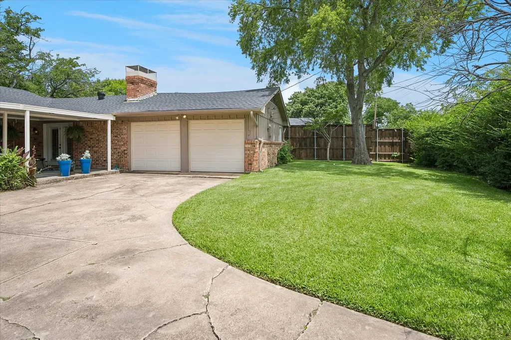 4218 Ashville Drive Garland TX 75041