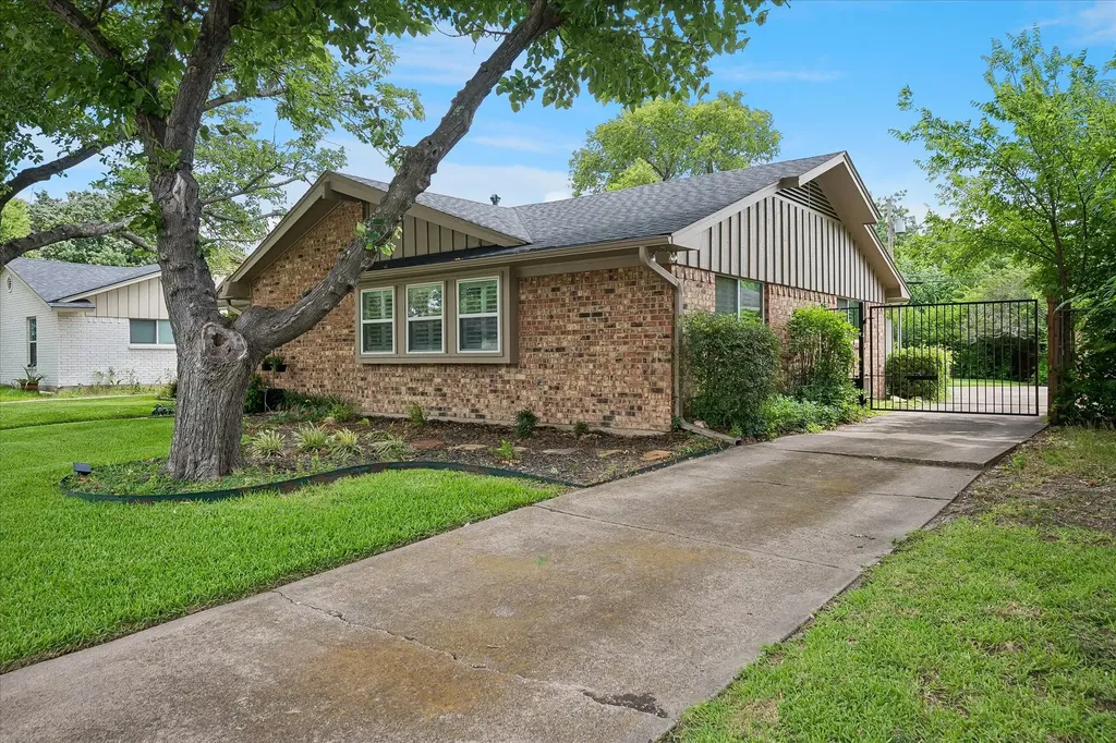 4218 Ashville Drive Garland TX 75041