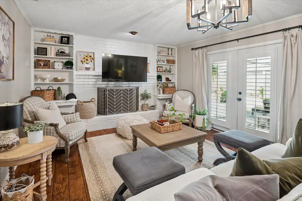4218 Ashville Drive Garland TX 75041