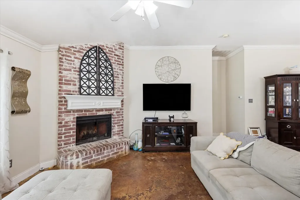 5002 Bayberry Drive Arlington TX 76017