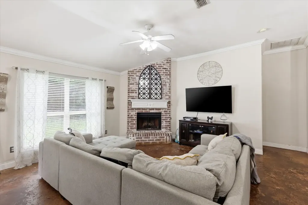 5002 Bayberry Drive Arlington TX 76017