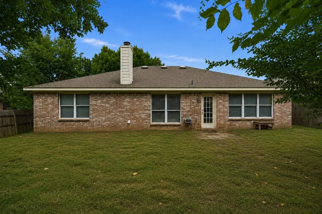 5002 Bayberry Drive Arlington TX 76017