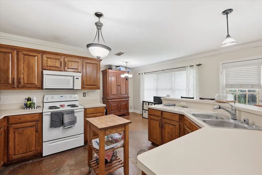 5002 Bayberry Drive Arlington TX 76017