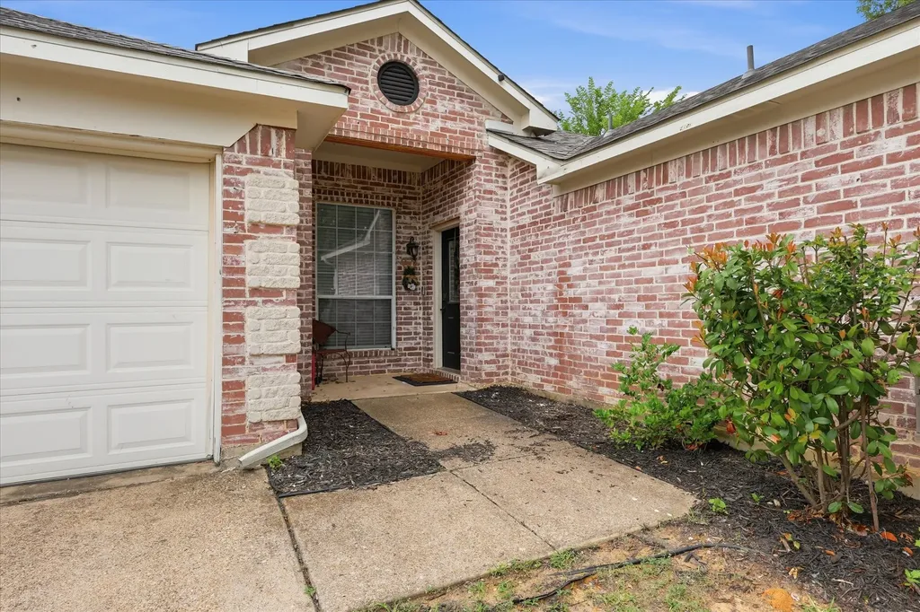 5002 Bayberry Drive Arlington TX 76017