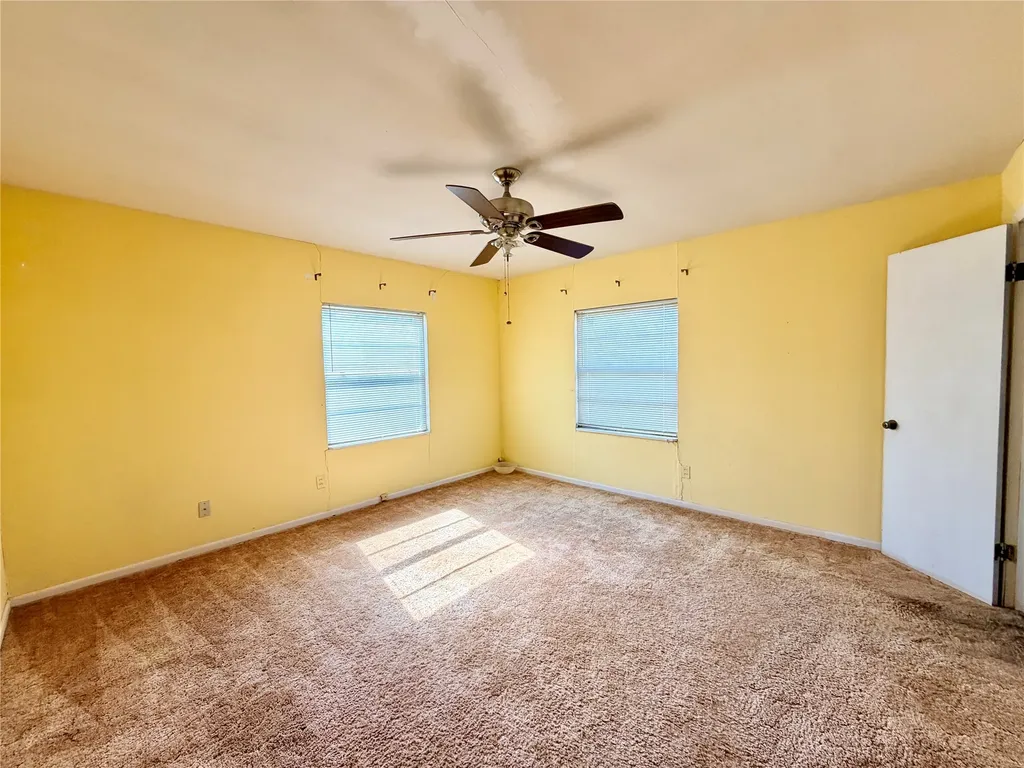 649 Mccartney Lane Tye TX 79563