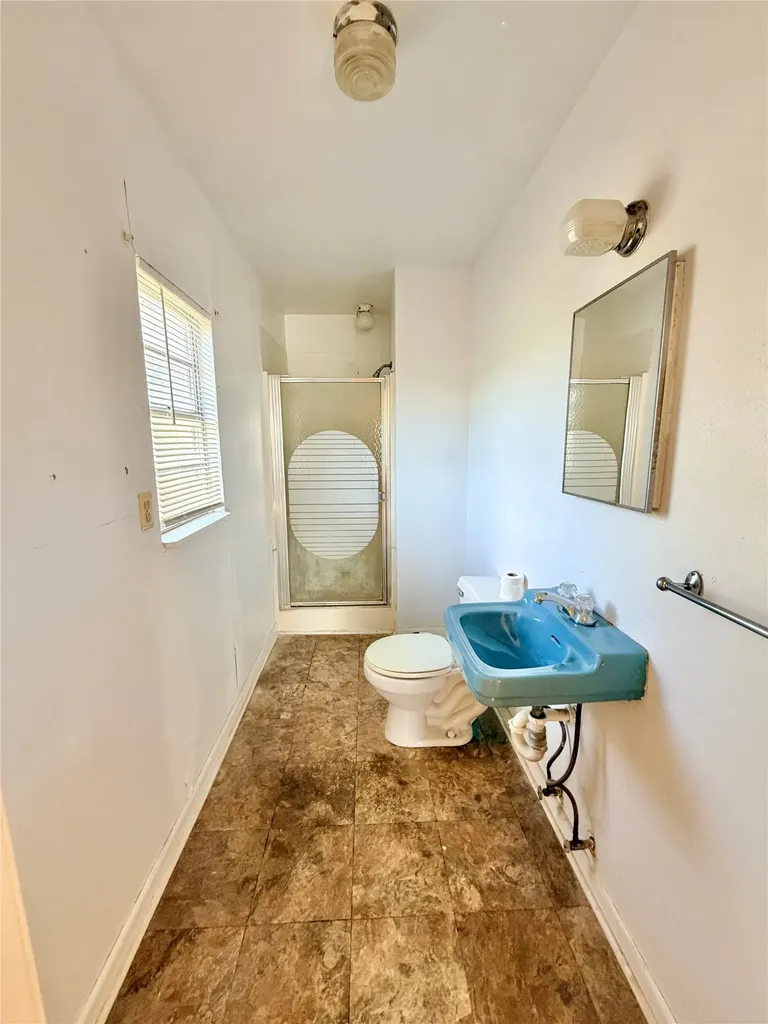 649 Mccartney Lane Tye TX 79563