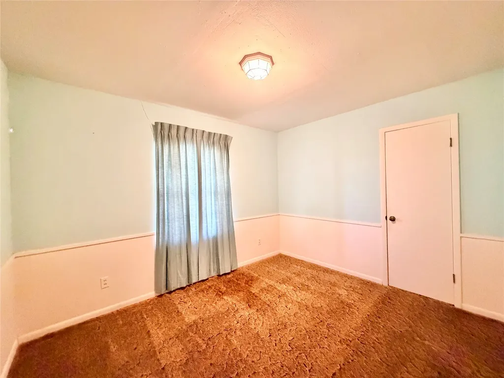 649 Mccartney Lane Tye TX 79563