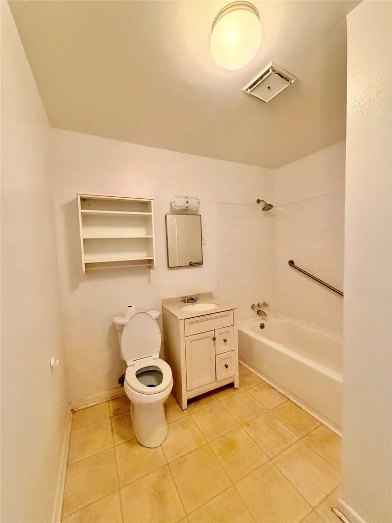 649 Mccartney Lane Tye TX 79563
