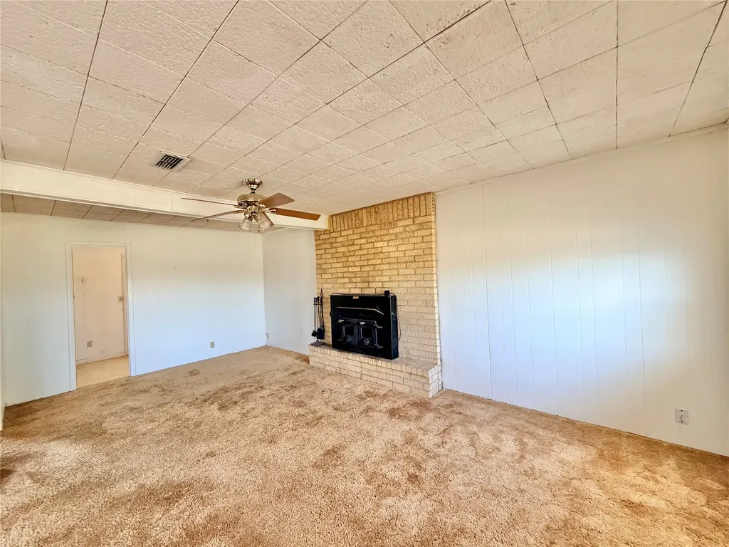649 Mccartney Lane Tye TX 79563