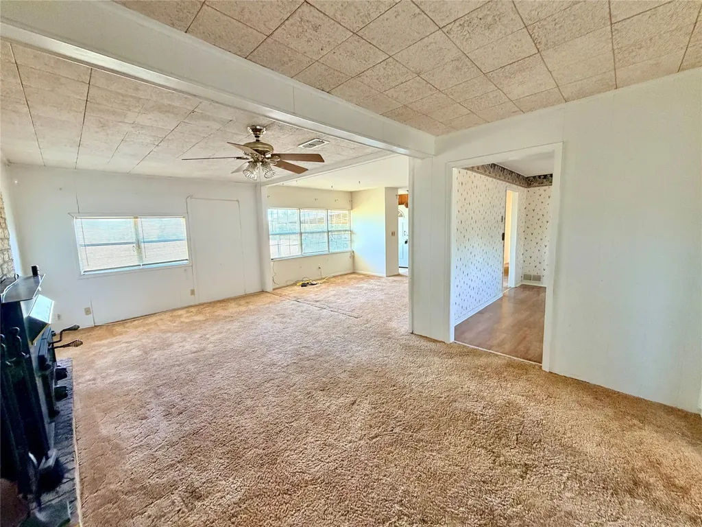 649 Mccartney Lane Tye TX 79563