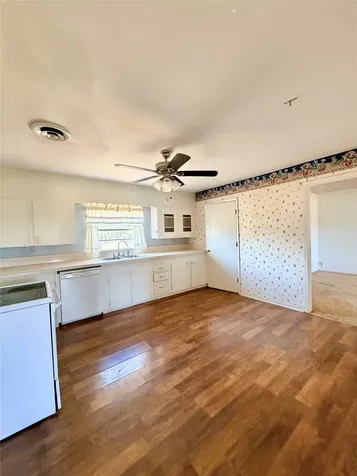 649 Mccartney Lane Tye TX 79563