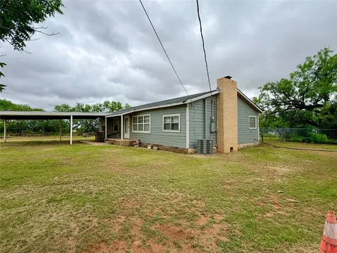 649 Mccartney Lane Tye TX 79563
