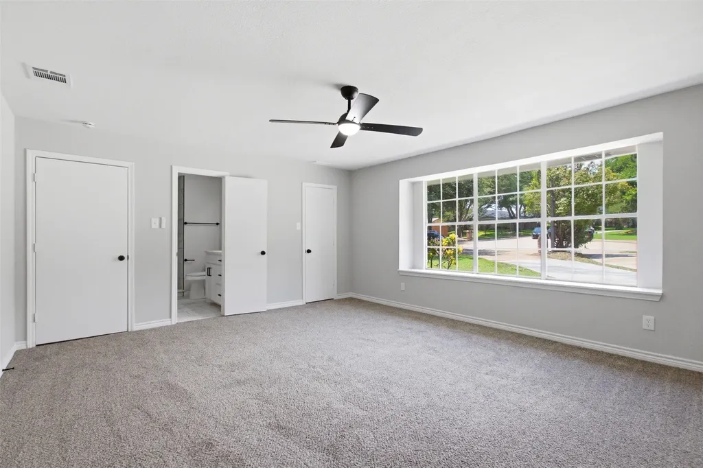 210 Squirebrook Drive Desoto TX 75115