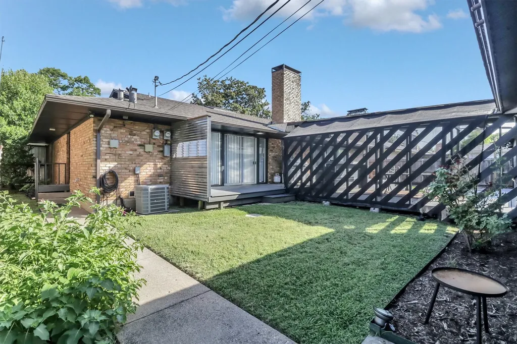 7428 Walling Lane Dallas TX 75231