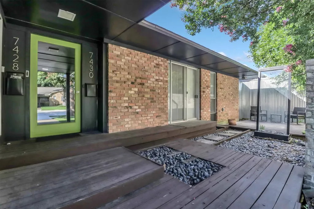7428 Walling Lane Dallas TX 75231