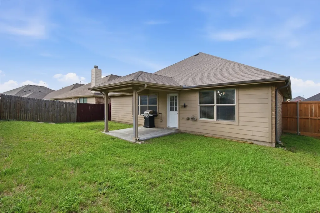 2201 Willow Creek Drive Little Elm TX 75068